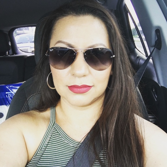 Meet your Posher, Brenda - Picture 2 of 4